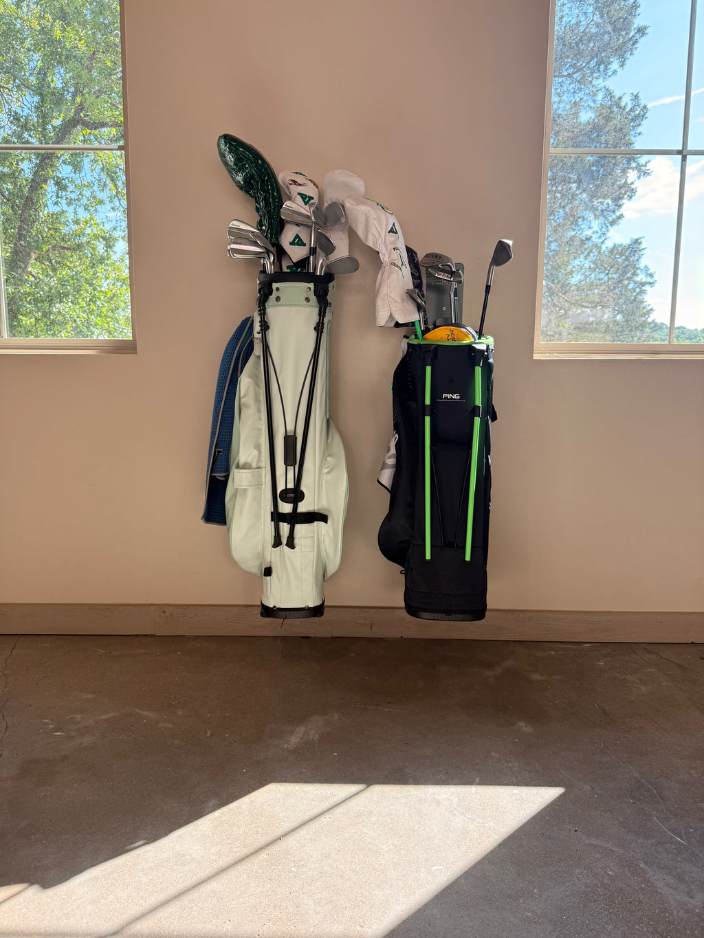 Chute Outdoors Golf Bag Holder
